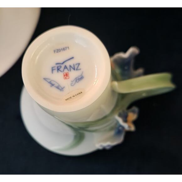 Franz Porcelain Cup & Saucer Set FZ01671 Iris Flower & Butterfly 3D Fine Art - Picture 4 of 6